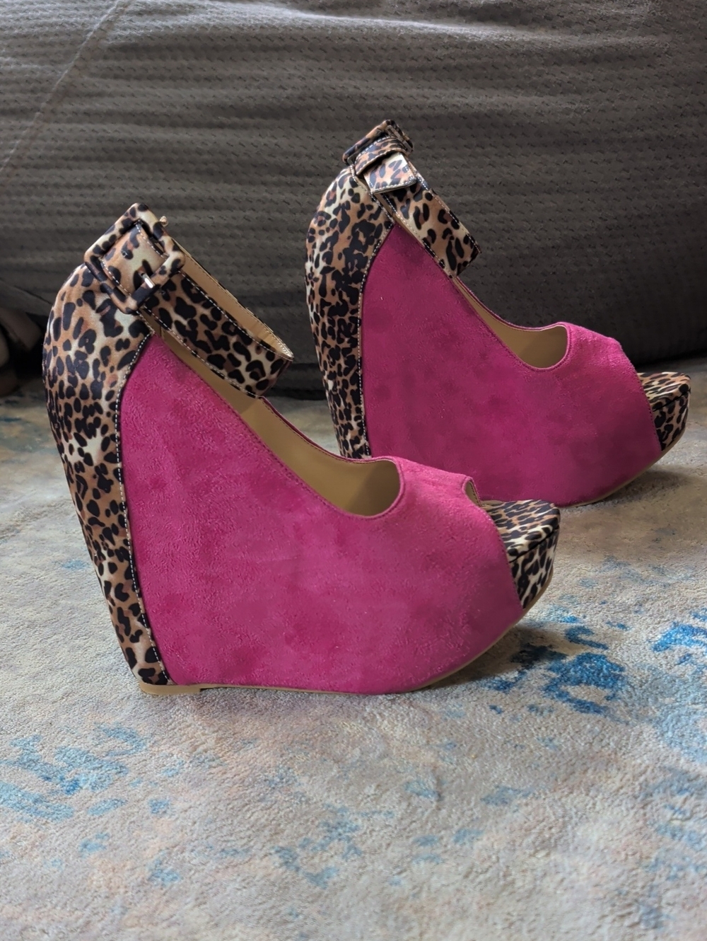 FSJ Leopard Trim Fuchsia Suede Peep-Toe Wedge Heels Women's 10